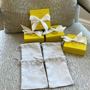 4 Kendra Scott Boxes, 4 Bows, and 4 Pouches